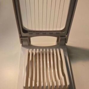Pampered Chef Egg Slicer